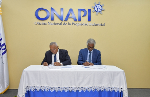 ONAPI firma convenio con la Fundación Herederos del Futuro para promover el aprendizaje de carreras STEM entre la juventud